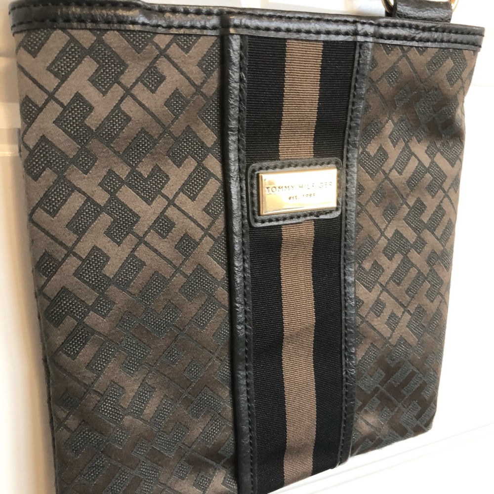 Tommy Hilfiger Crossbody Purse